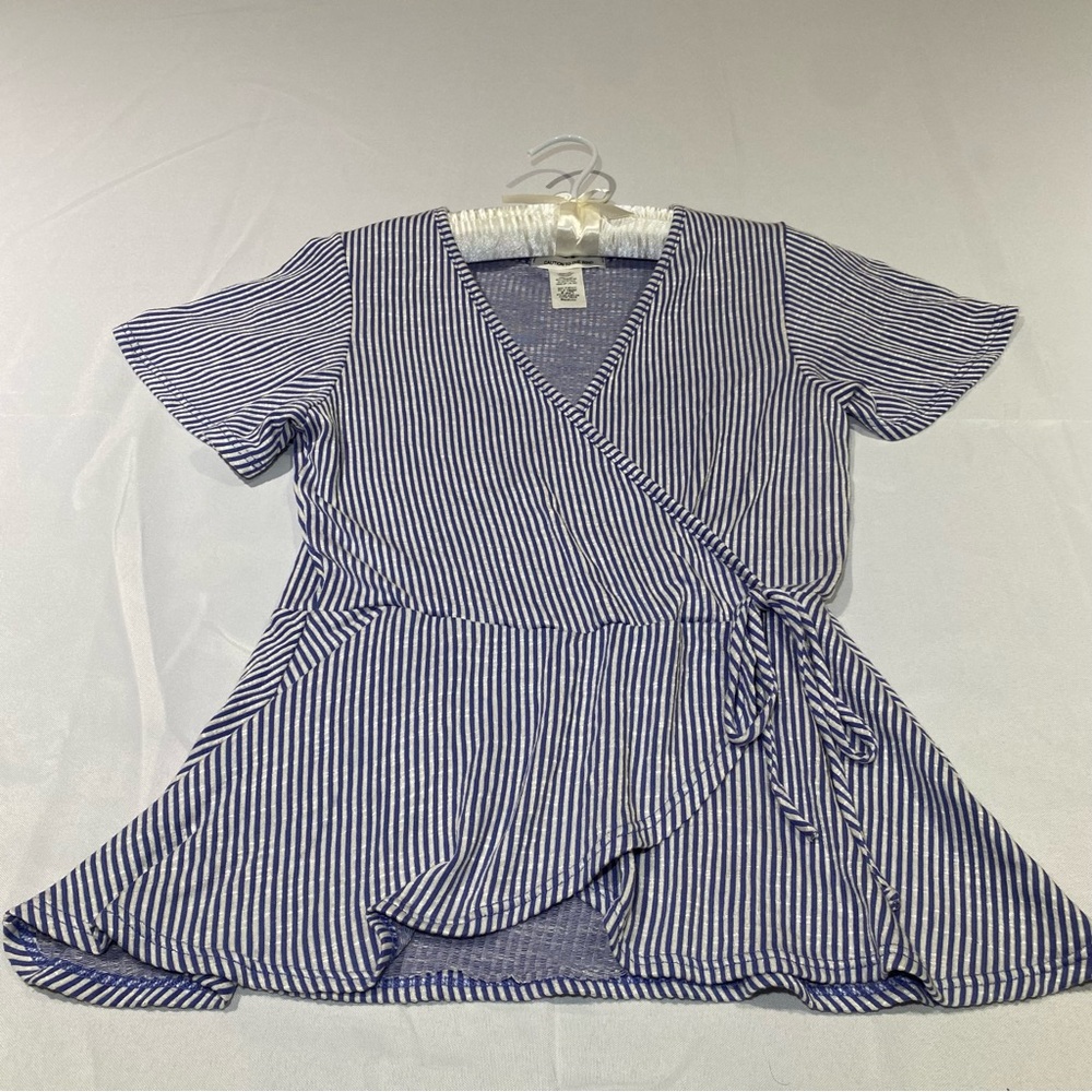 Caution To The Wind Navy and White Striped V-Neck Wrap Blouse. Women’s size M